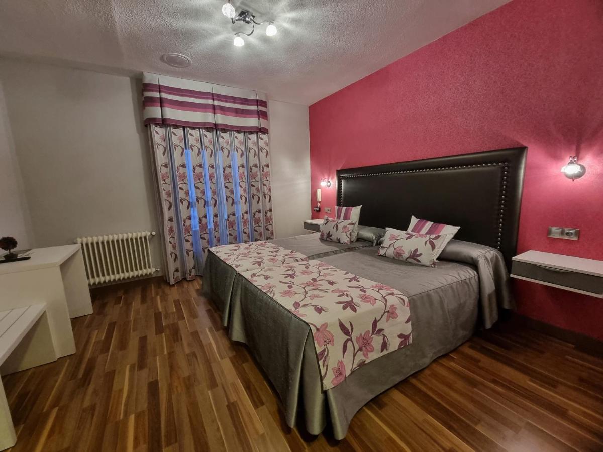 Hostal Sainz Рианьо Экстерьер фото